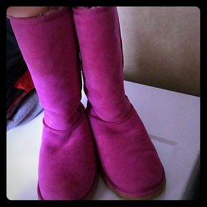 Pink uggs